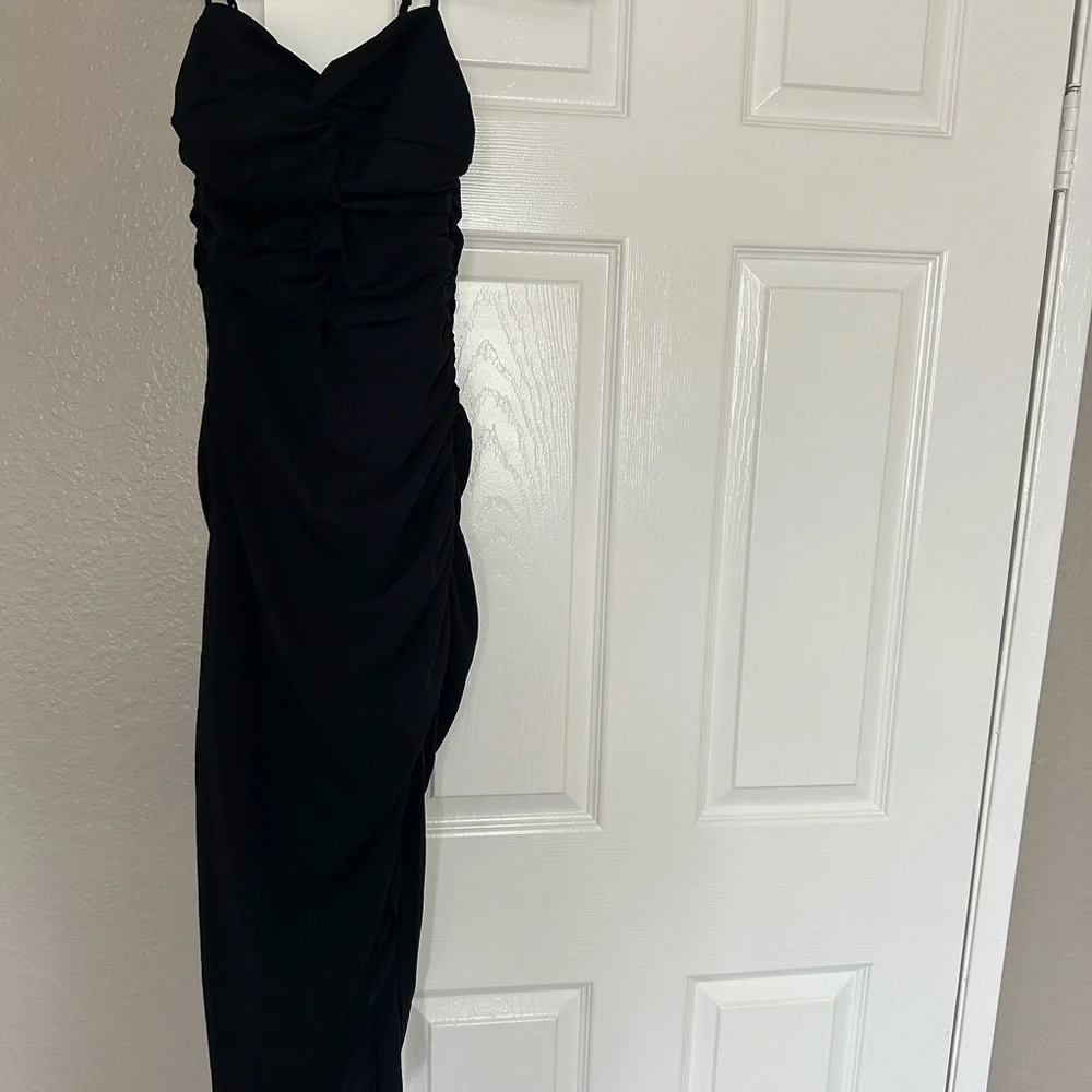 Abercrombie Ruched Front Cutout Asymmetrical Midi Dress - Picture 9 of 10